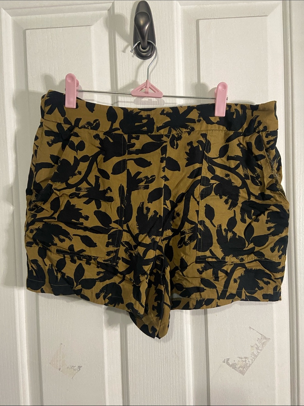 Nine West Olive & Black Floral Print Bermuda Shorts